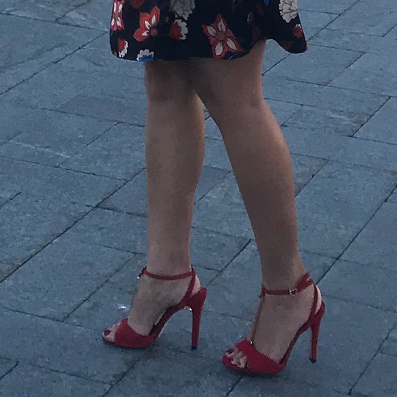 Red Heels - size 38 - Picture 2 of 5